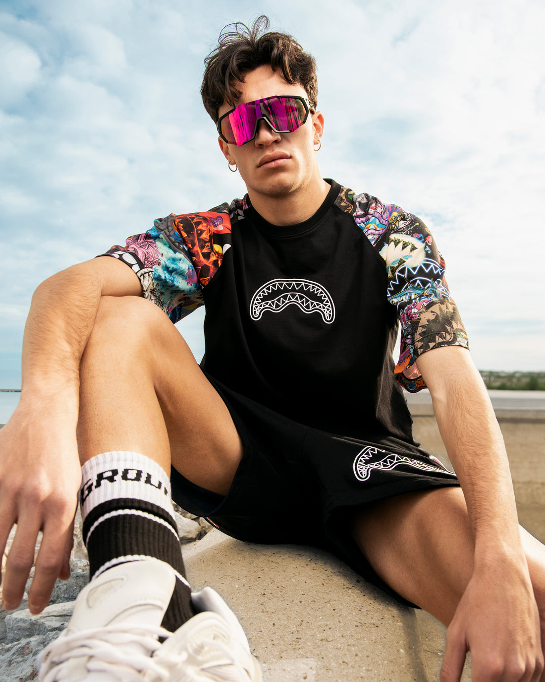 ALL THE SHARK RAGLAN OVER T-SHIRT