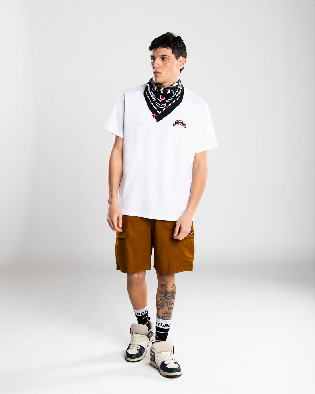 BLACK BANDANA - REGULAR WHITE T-SHIRT