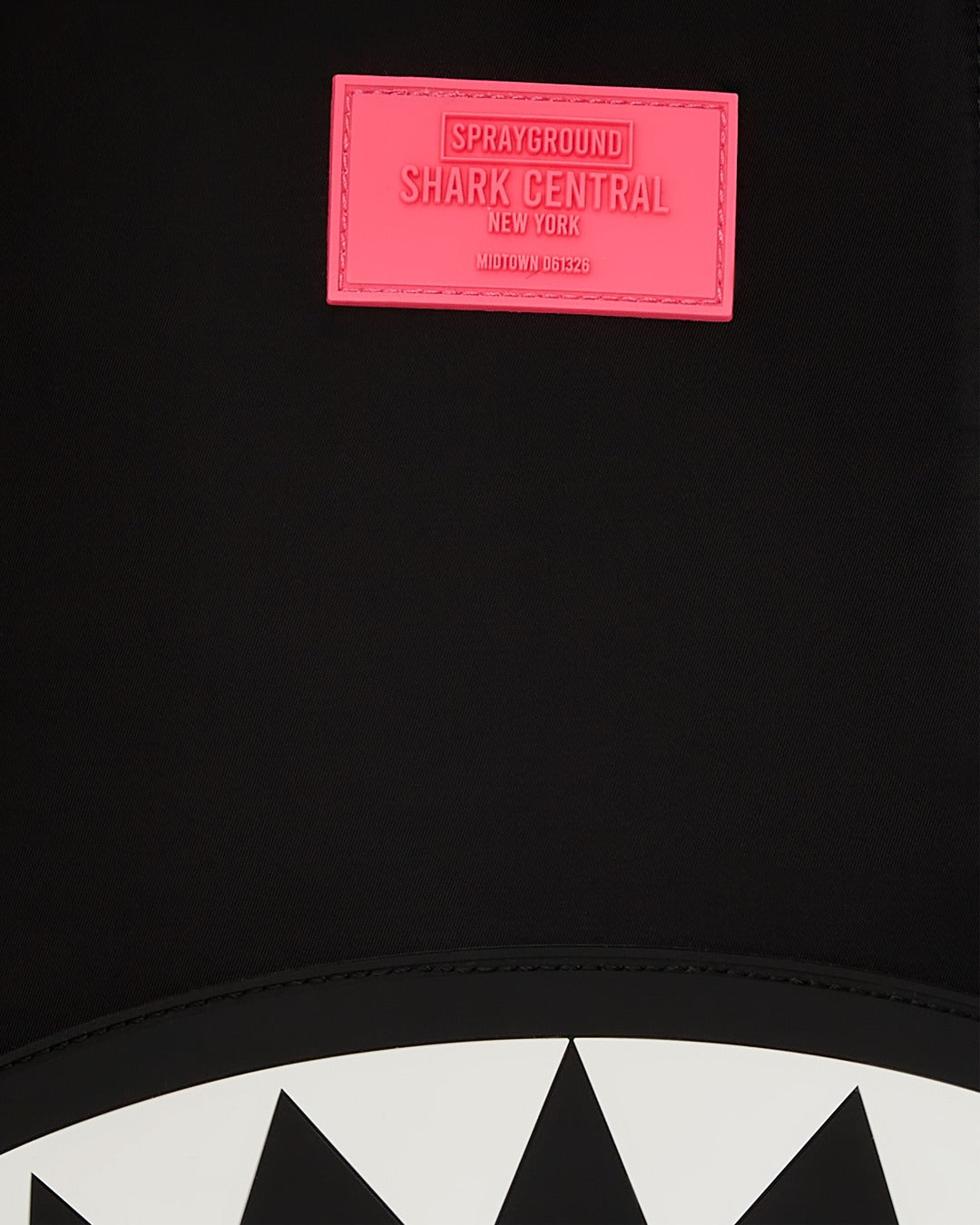 SHARK CENTRAL NYLON BLACK PINK