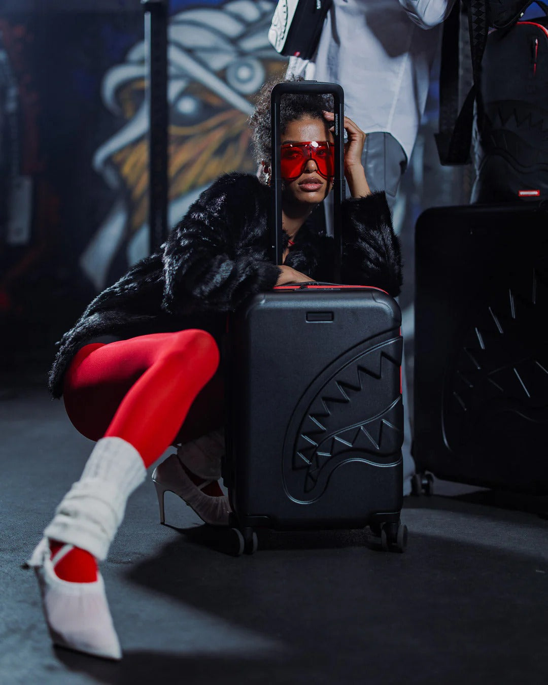 PRINTED ZIPPER SHARK CARRY-ON LUGGAGE