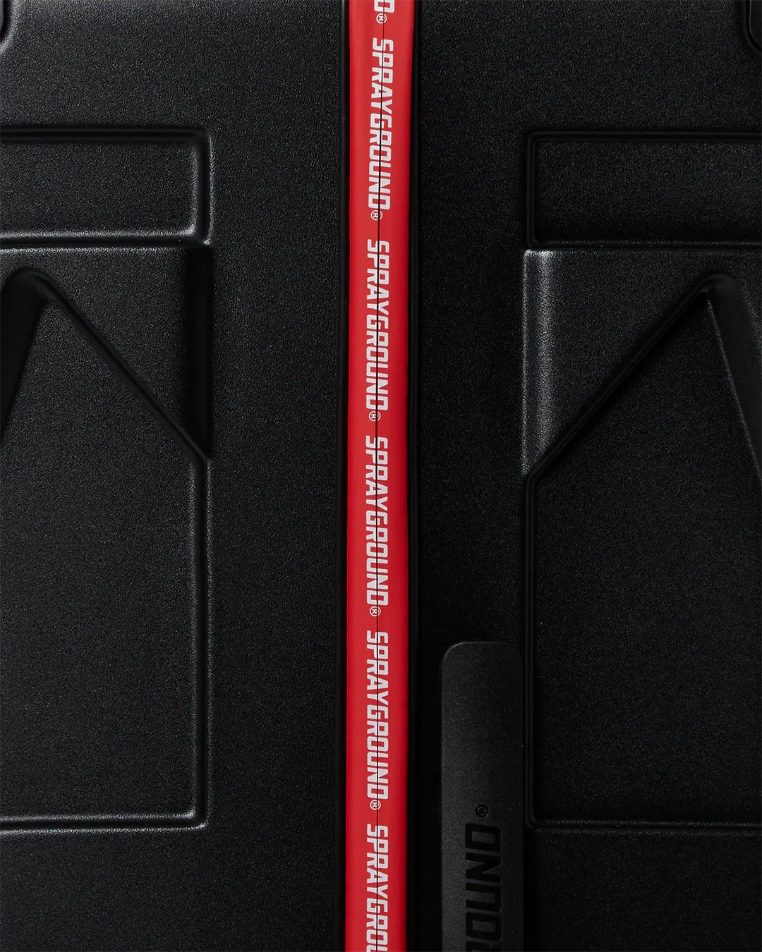 PRINTED ZIPPER SHARK FULL-SIZE LUGGAGE