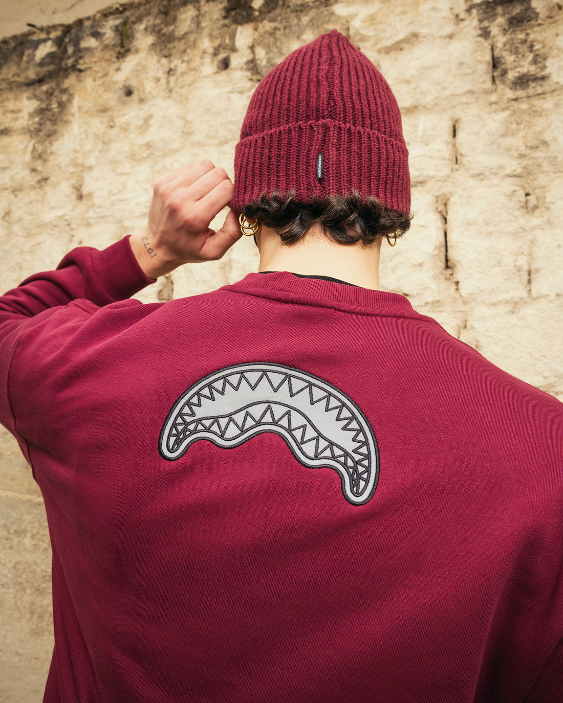 LIGHTNING SHARK CREWNECK