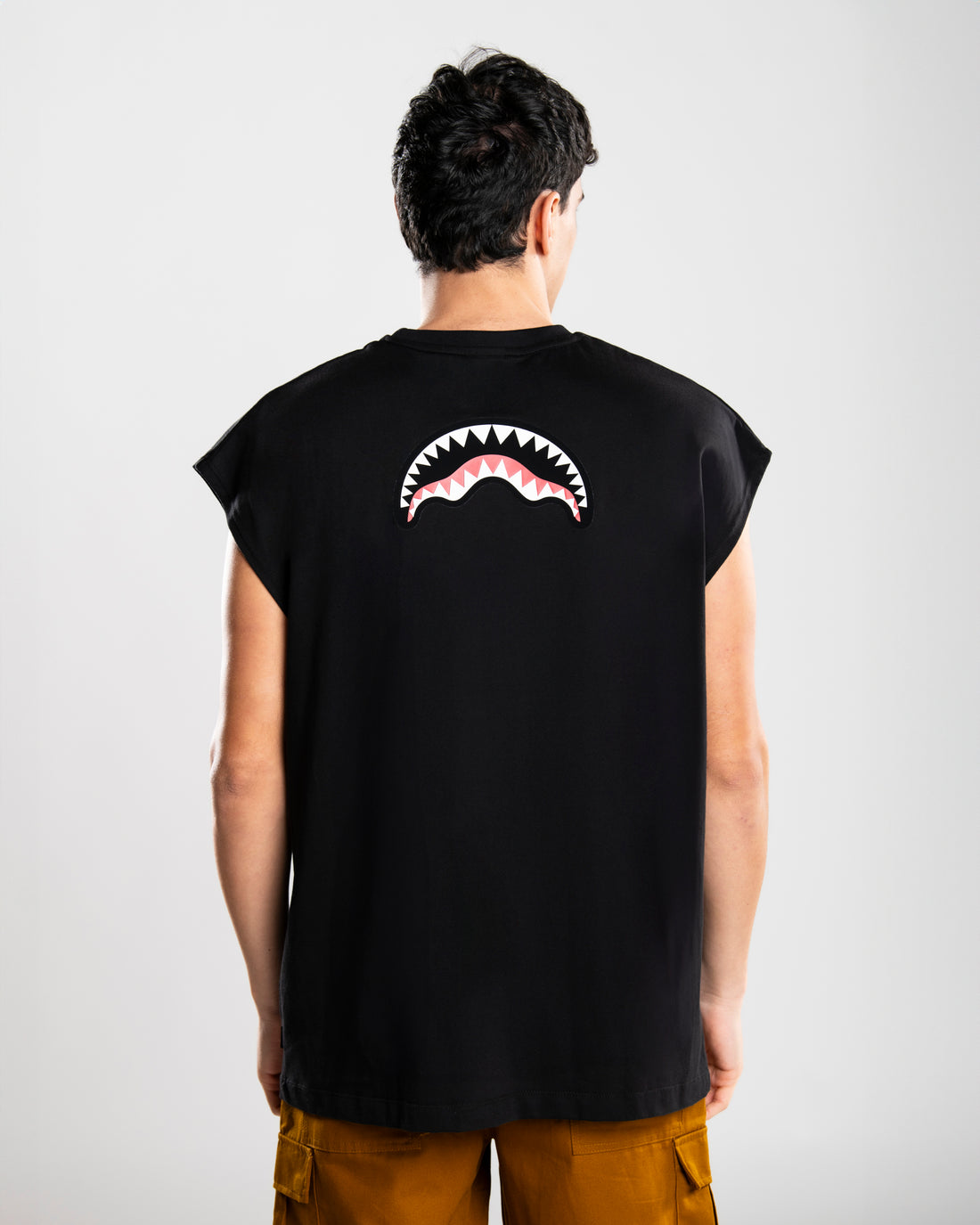 SHARK TANK TOP
