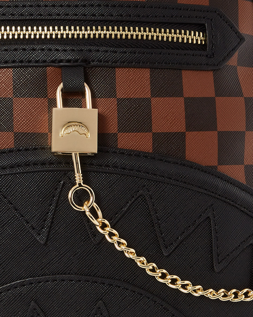 Henny Sip Lock Savage