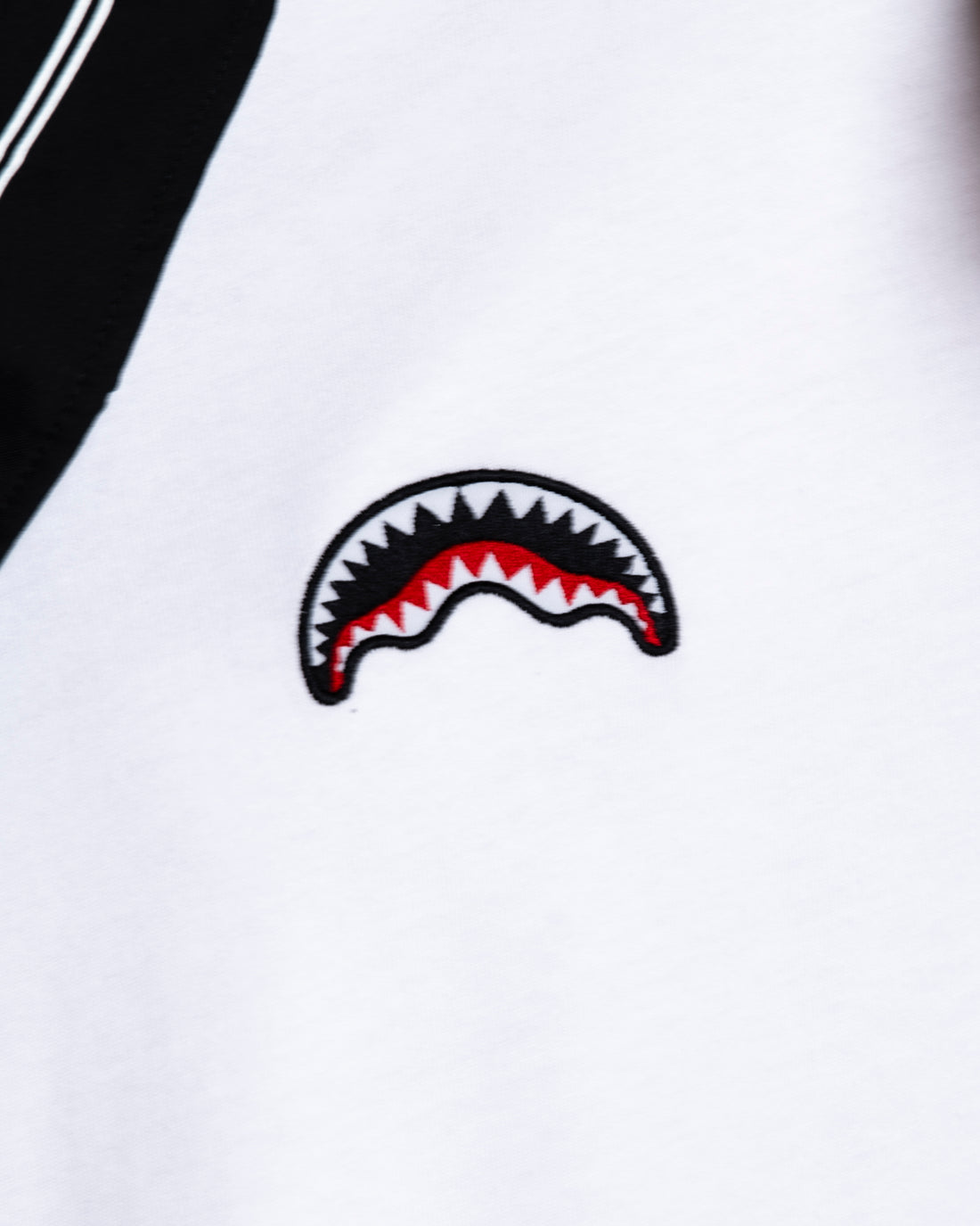 BLACK BANDANA - REGULAR WHITE T-SHIRT