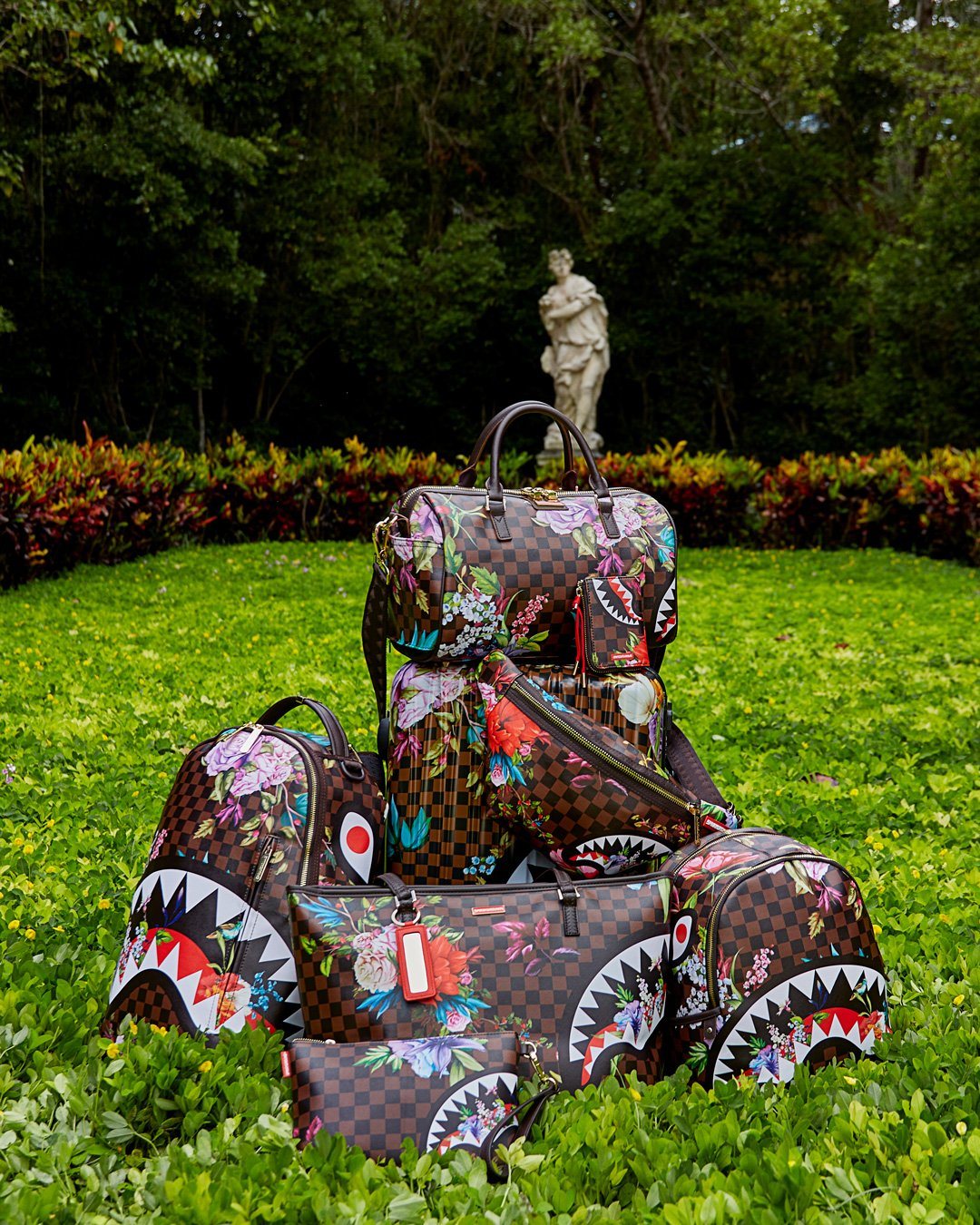 Sprayground Bag GARDEN OF SHARKS MINI DUFFLE Brown