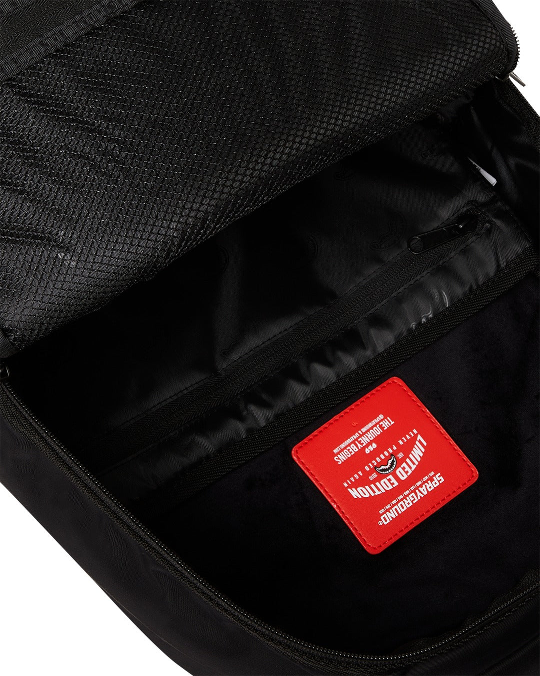 SHARK CENTRAL HAZARD PAY DLXS BACKPACK