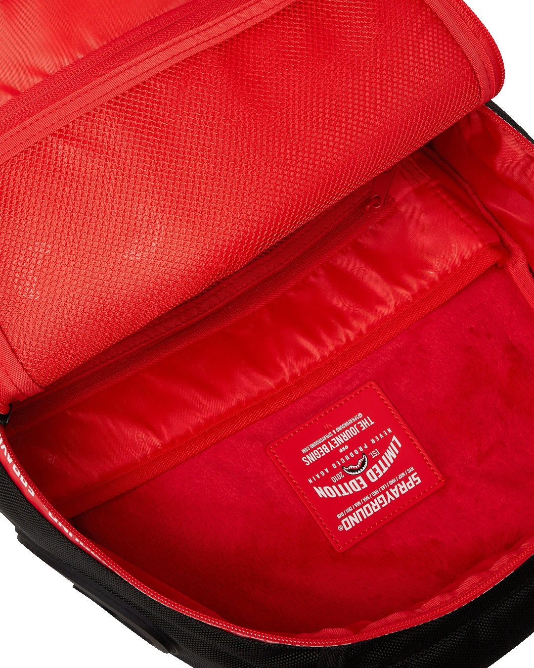 PRINTED ZIPPER SHARK DLXR BACKPACK