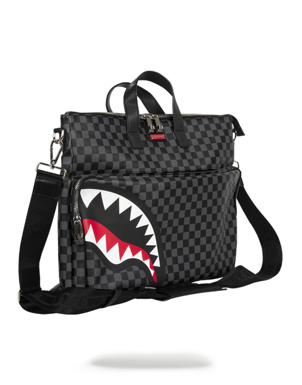 Travelcase Shark In Paris