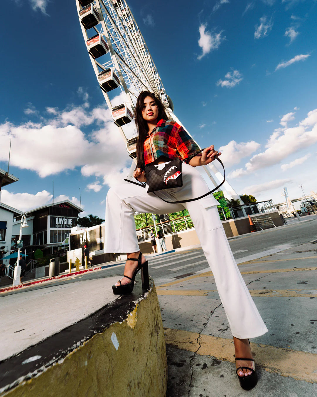 Triple Decker Heir To The Throne Pochette